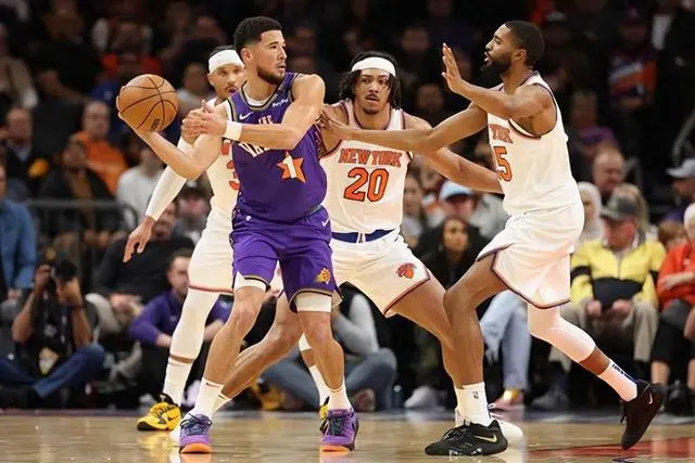 NBA:杜兰特缺阵布克空砍33分,唐斯34+10尼克斯138-122送太阳5连败